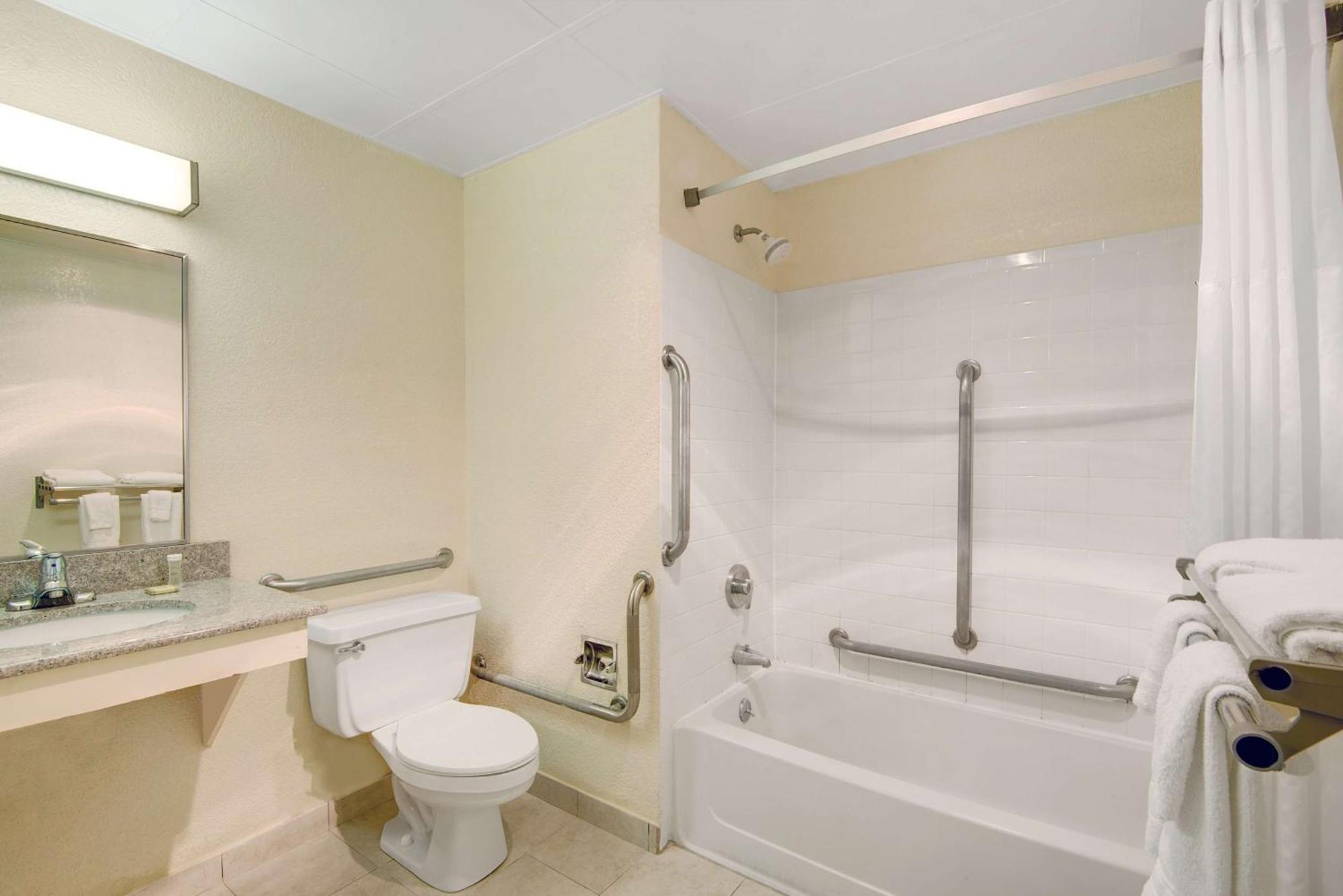Super 8 By Wyndham Stamford/New York City Area Exterior photo